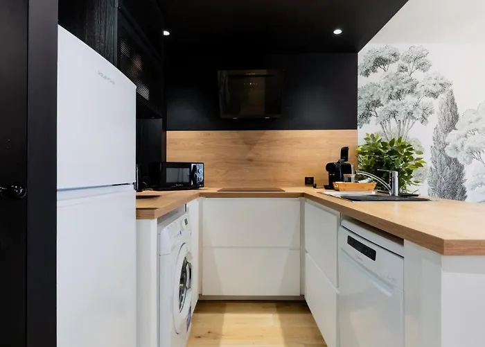 Exceptionnel Sur 53m2 Hyper Centre, Rue Pietonne, Terrasse, Calme *